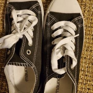 Black baseball tennis shoes